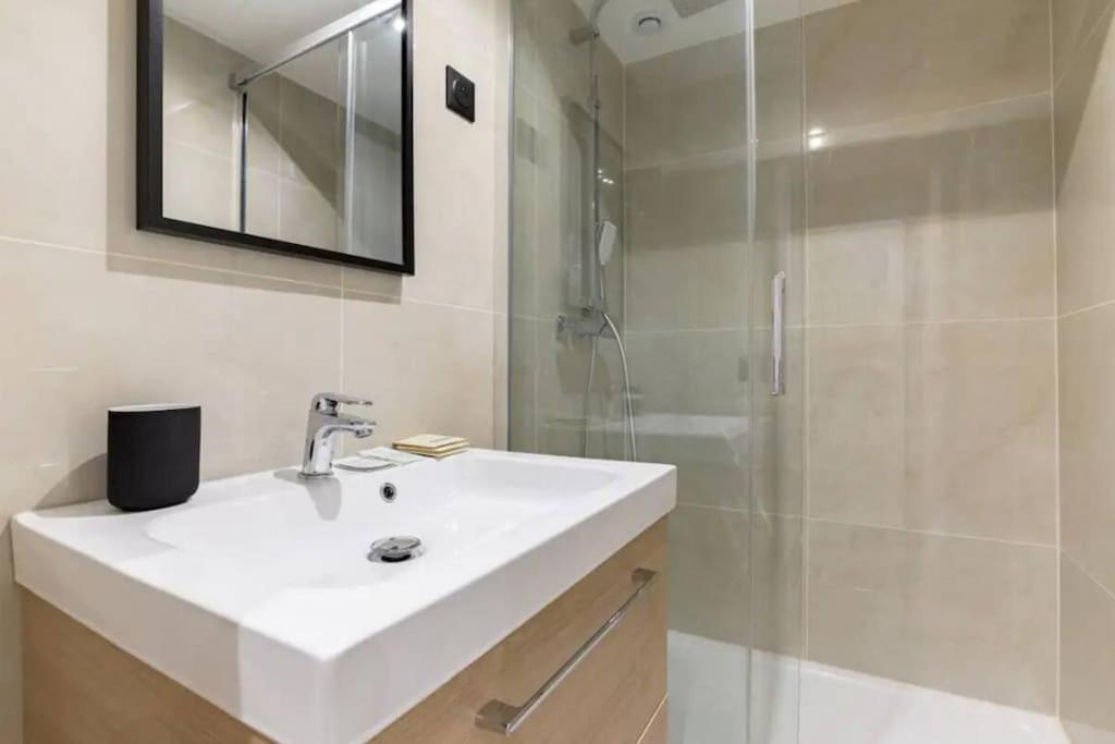 Magnifique Avec Sauna Et Jacuzzi Apartment Paris